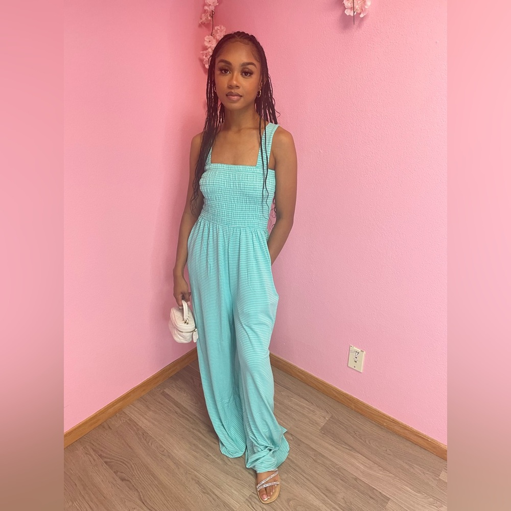 🍬 Mint Jumpsuit 🍬 - Picture 7 of 8